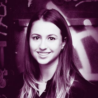 Podcast-Headshot-2022-Shannon-Zuber-1-320x320-3