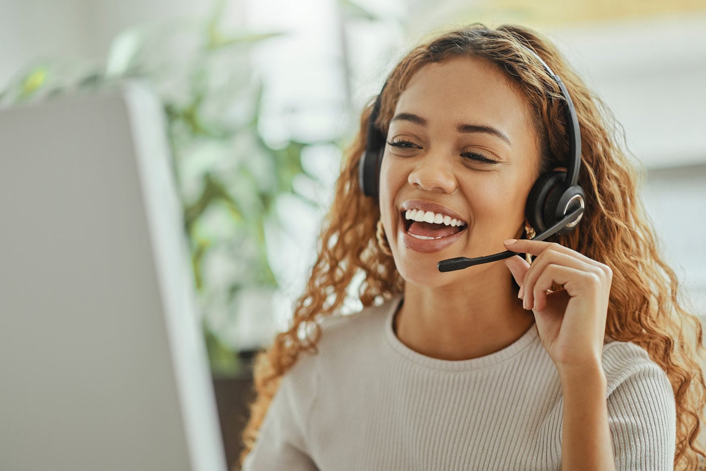 pca-with-headset-helping-member-1400px